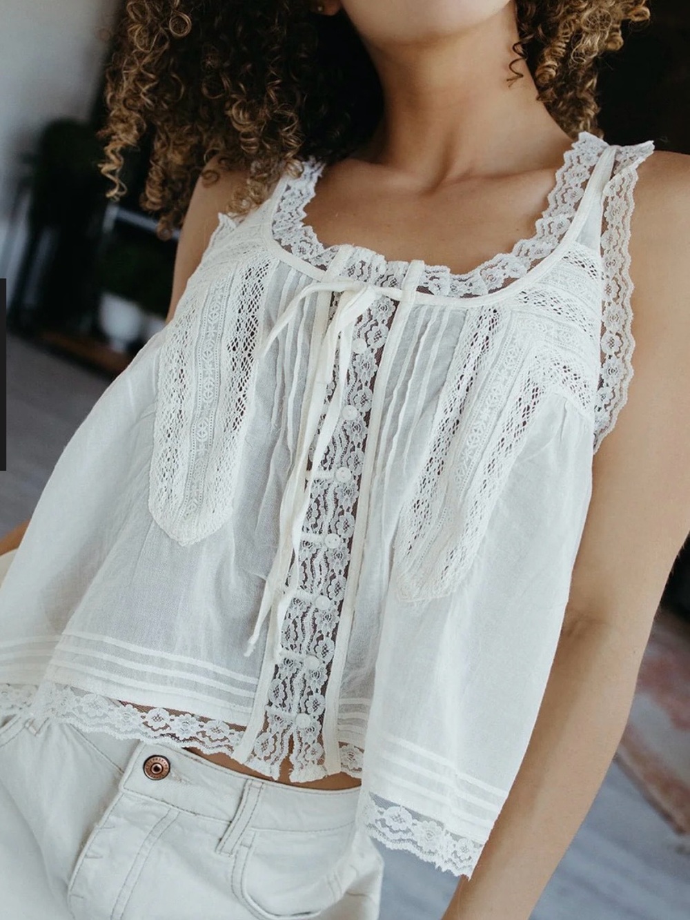 Women’s Boho Lace Trim Tank Top in White NWOT